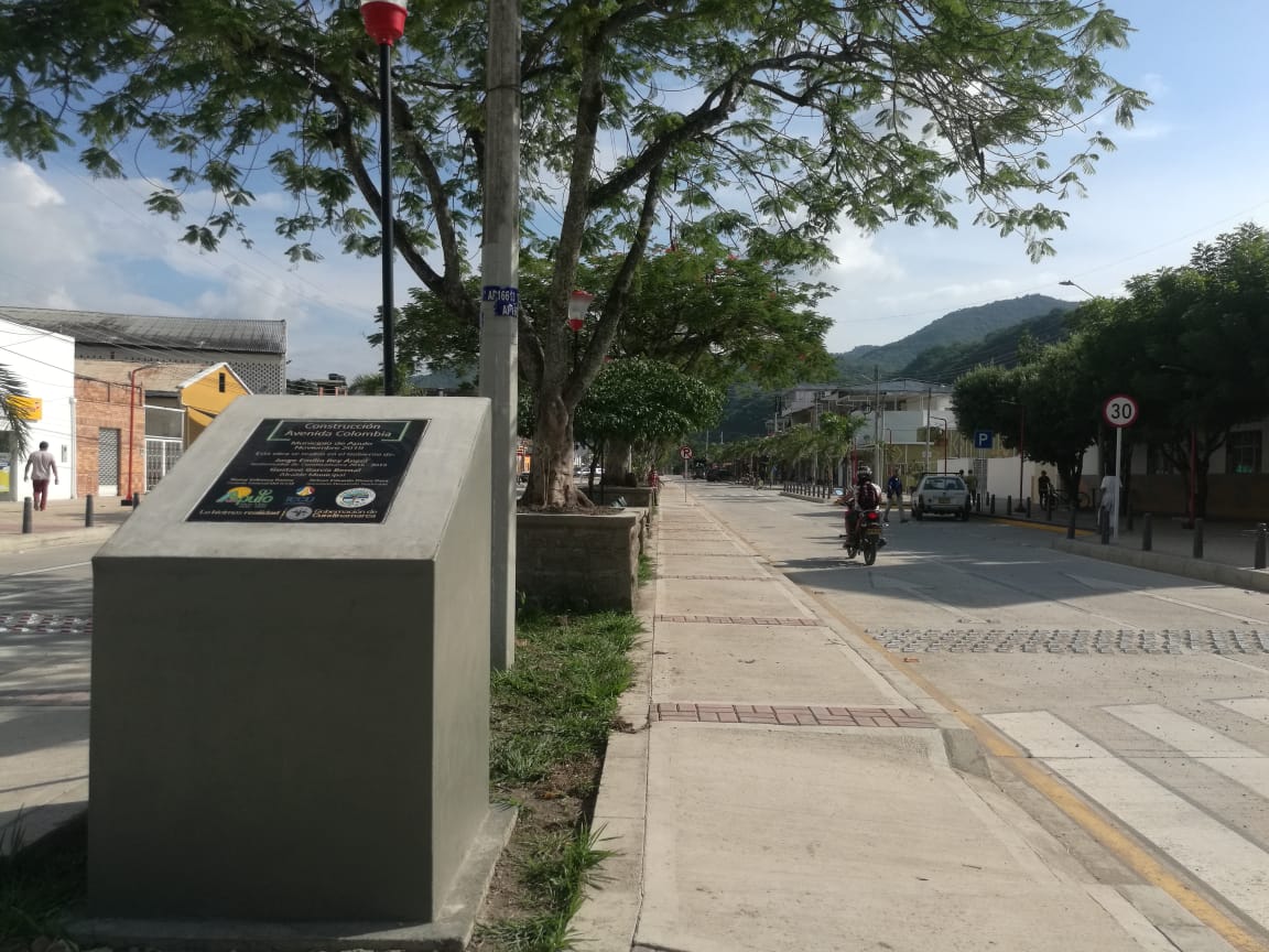 Mejoramiento de la Avenida Colombia en Apulo