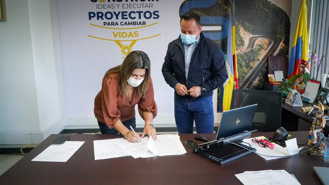 Se firman convenios entre el ICCU y 88 municipios para nueva maquinaria