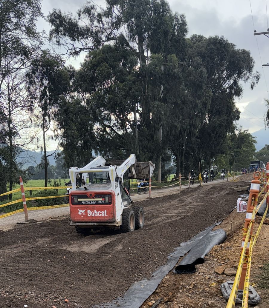 Con más de 11.200 millones invertidos, Cundinamarca interviene 2.4 kilómetros de corredor entre Zipaquirá y Briceño