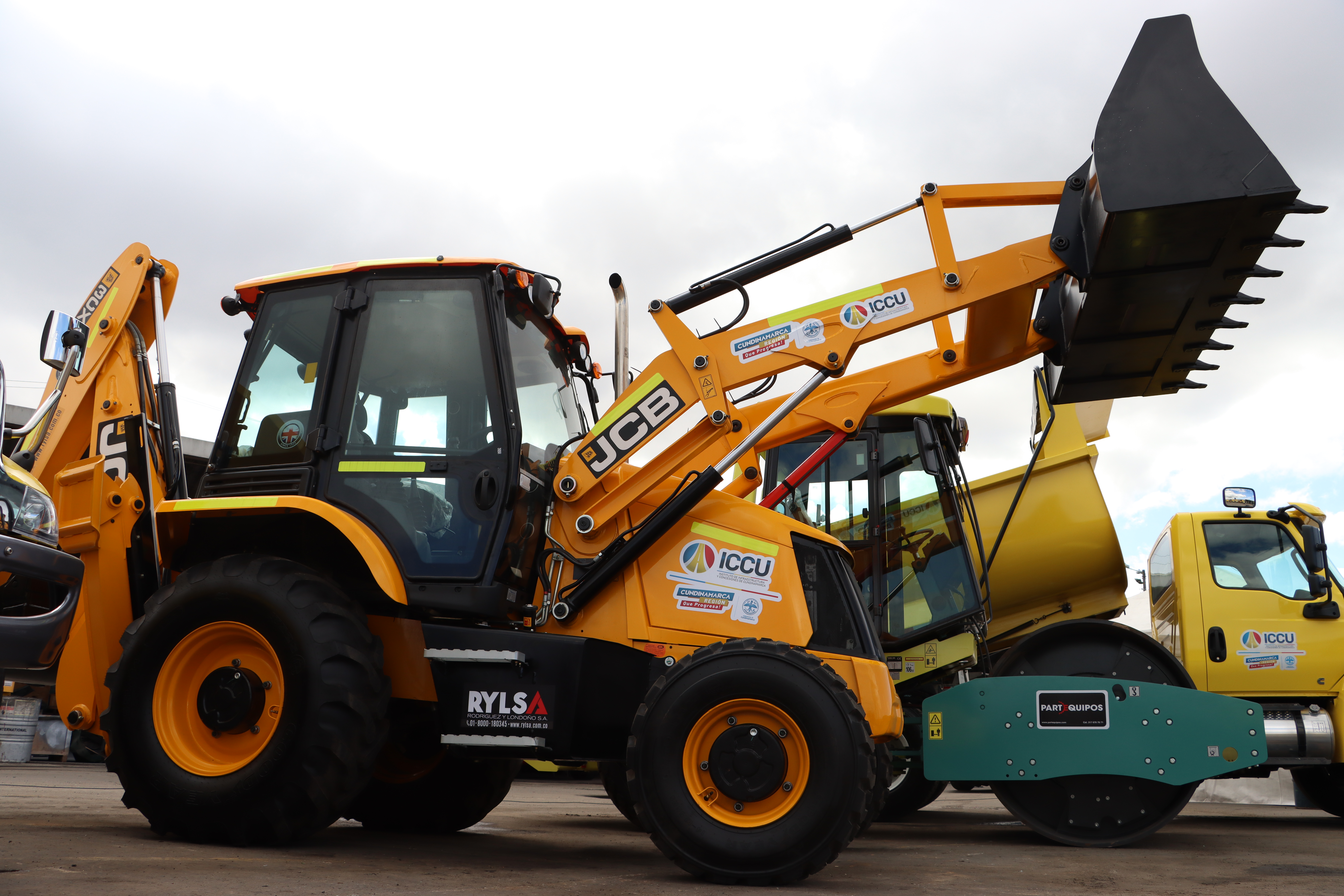 Más de $28.254 millones adjudicados para maquinaria amarilla
